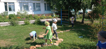 Прогулка в детском саду — это всегда праздник и радость! Прогулка в детском саду — это всегда праздник и радость!.